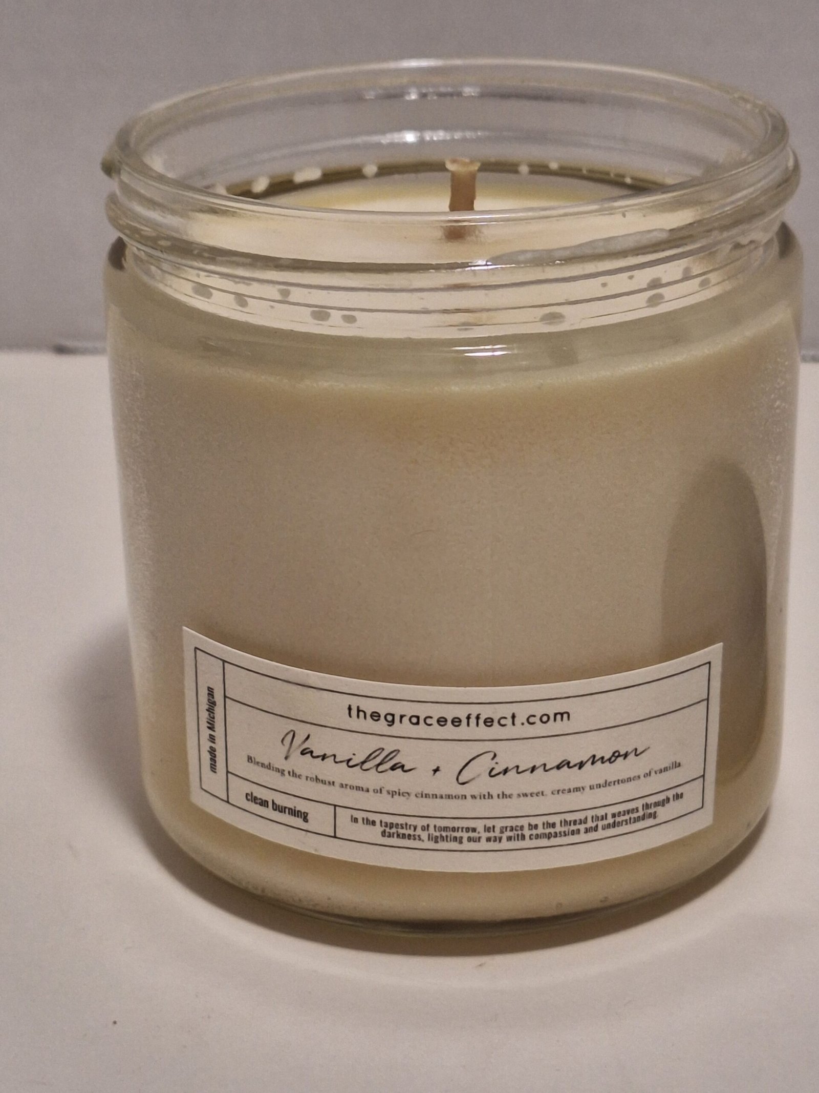 Candle Vanilla And Cinnamon Soy clean burning 16oz - Image 3